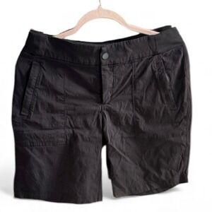 Athleta Black Cargo Shorts Women Size 8 Casual Everyday Performance